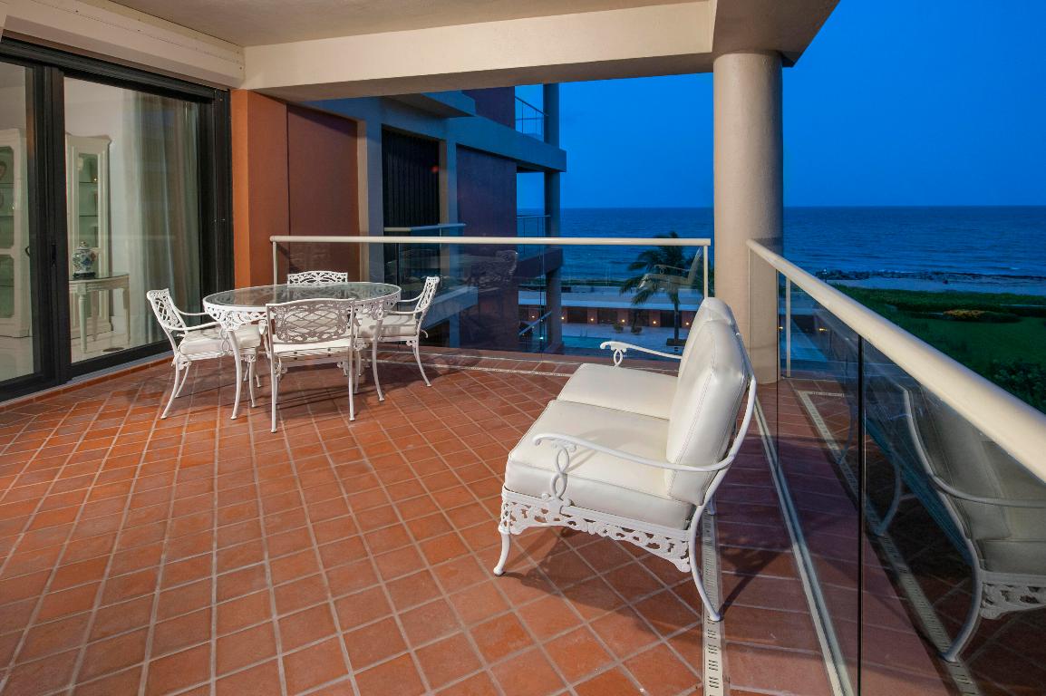 TWO NORTH BREAKERS ROW CONDO - Residential