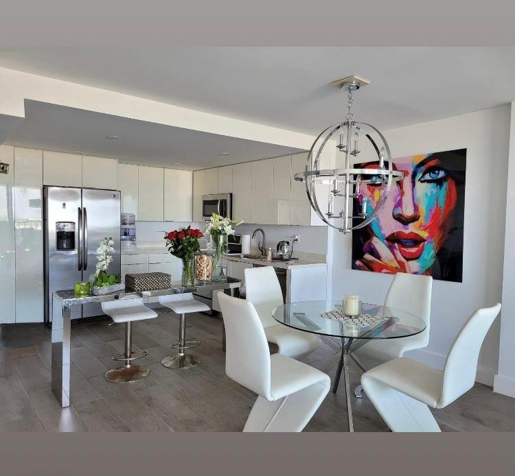 COMMODORE PLAZA CONDO - Residential