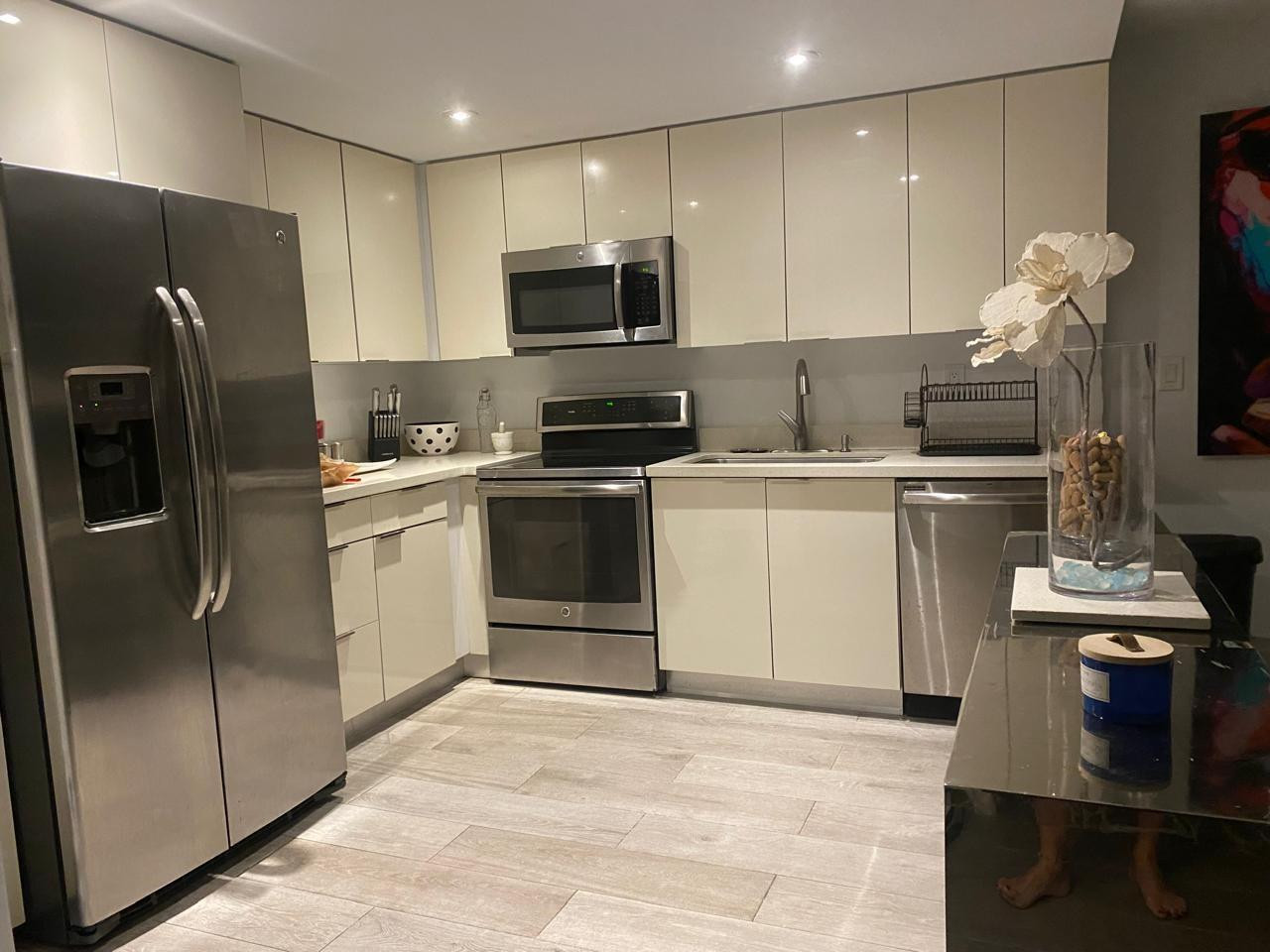COMMODORE PLAZA CONDO - Residential