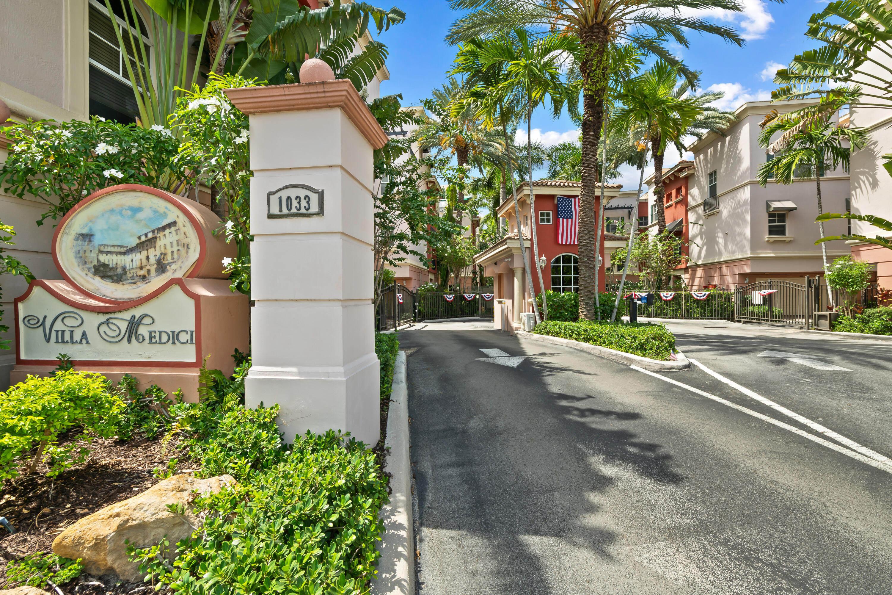VILLA MEDICI CONDO - Residential