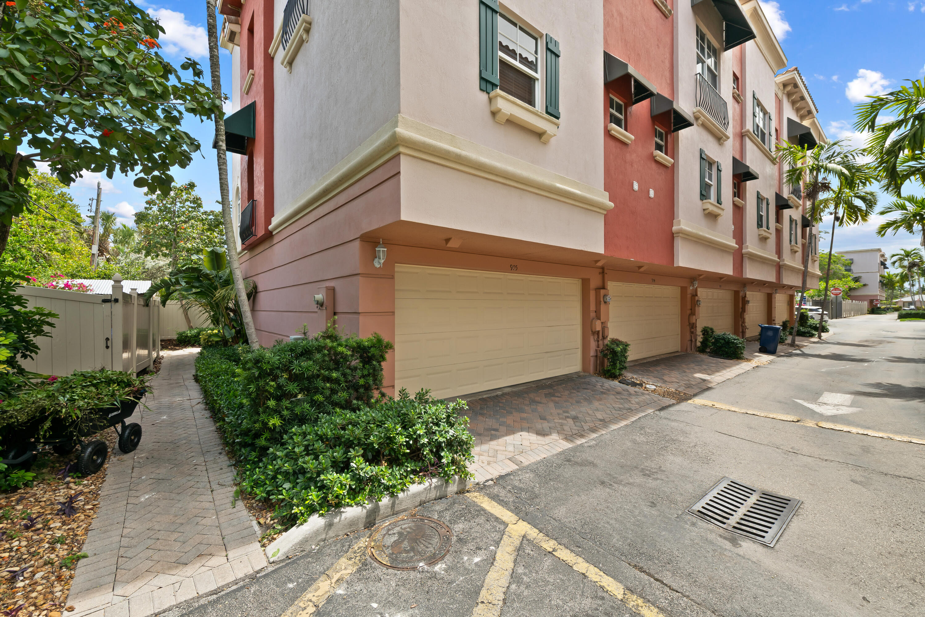VILLA MEDICI CONDO - Residential
