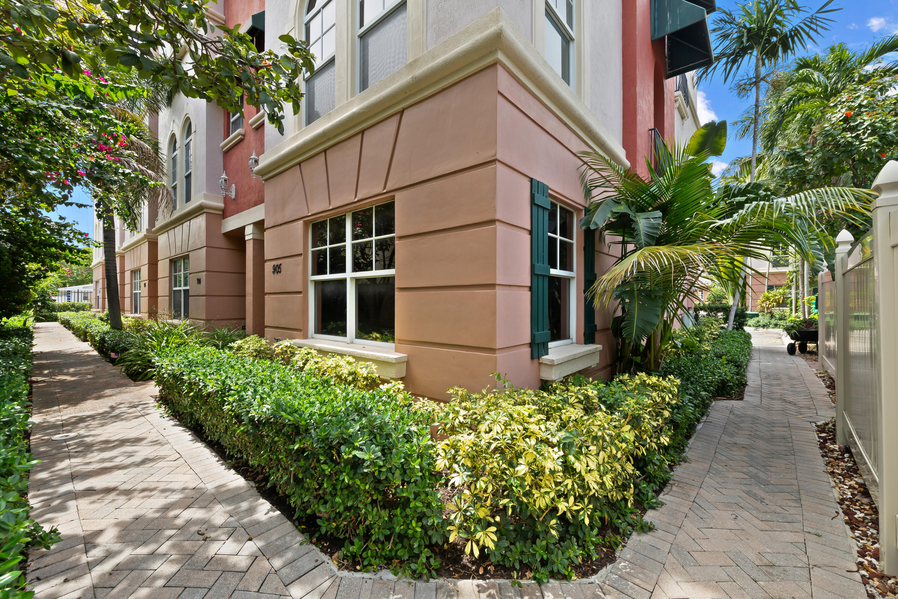 VILLA MEDICI CONDO - Residential
