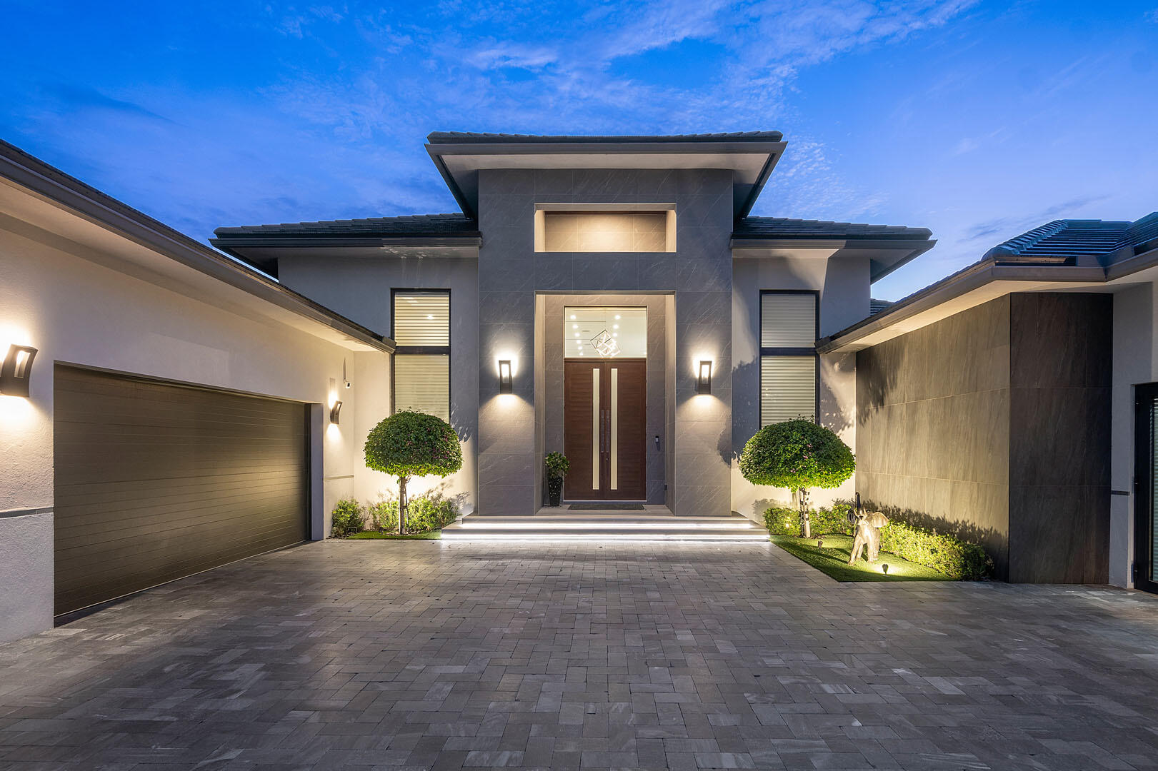 ROYAL PALM YACHT & COUNTRY CLUB - Residential