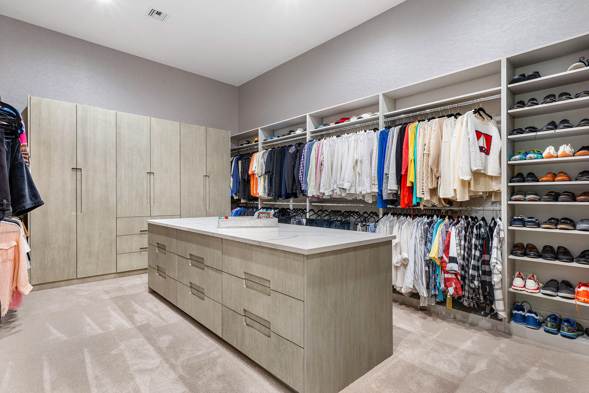 ROYAL PALM YACHT & COUNTRY CLUB - Residential