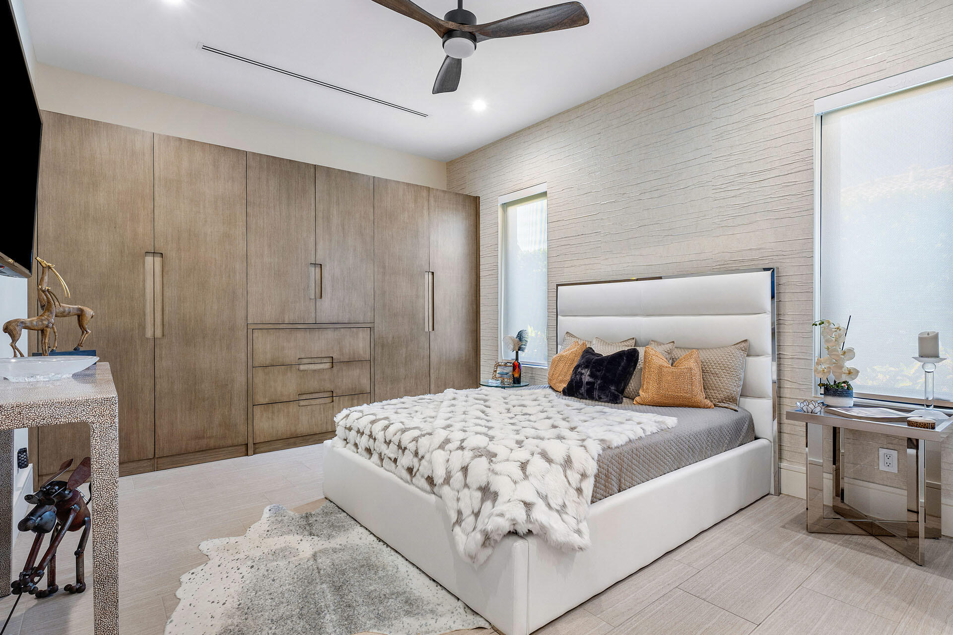 ROYAL PALM YACHT & COUNTRY CLUB - Residential