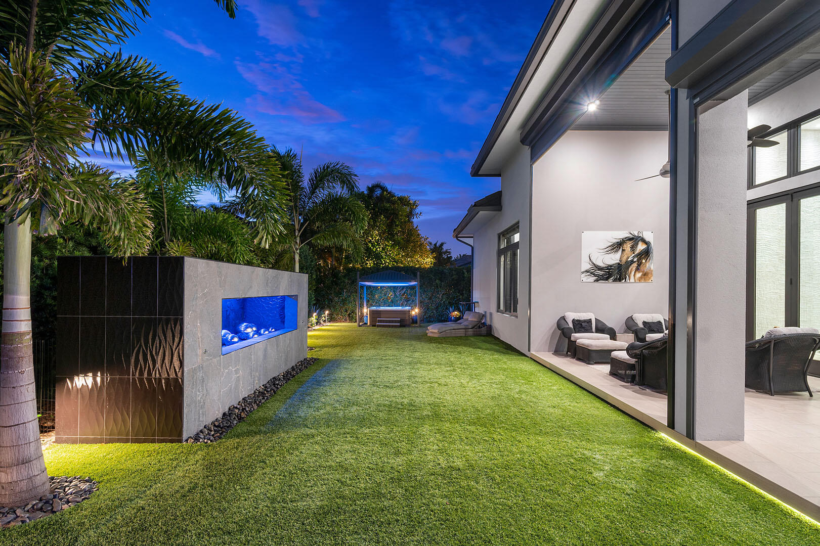 ROYAL PALM YACHT & COUNTRY CLUB - Residential
