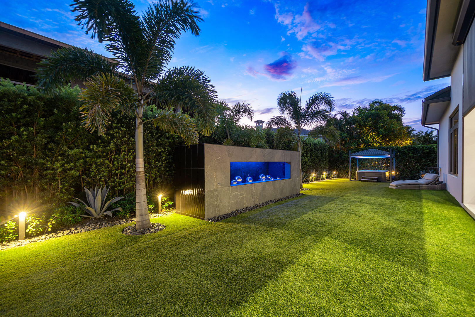 ROYAL PALM YACHT & COUNTRY CLUB - Residential
