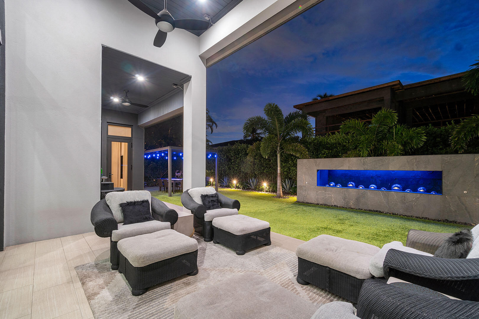 ROYAL PALM YACHT & COUNTRY CLUB - Residential