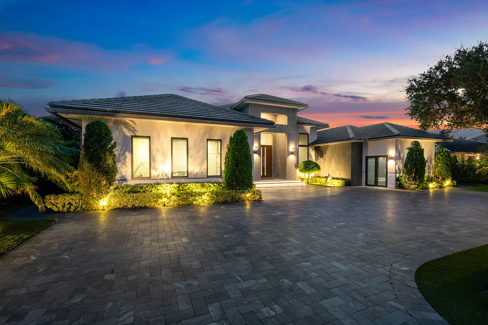 ROYAL PALM YACHT & COUNTRY CLUB - Residential