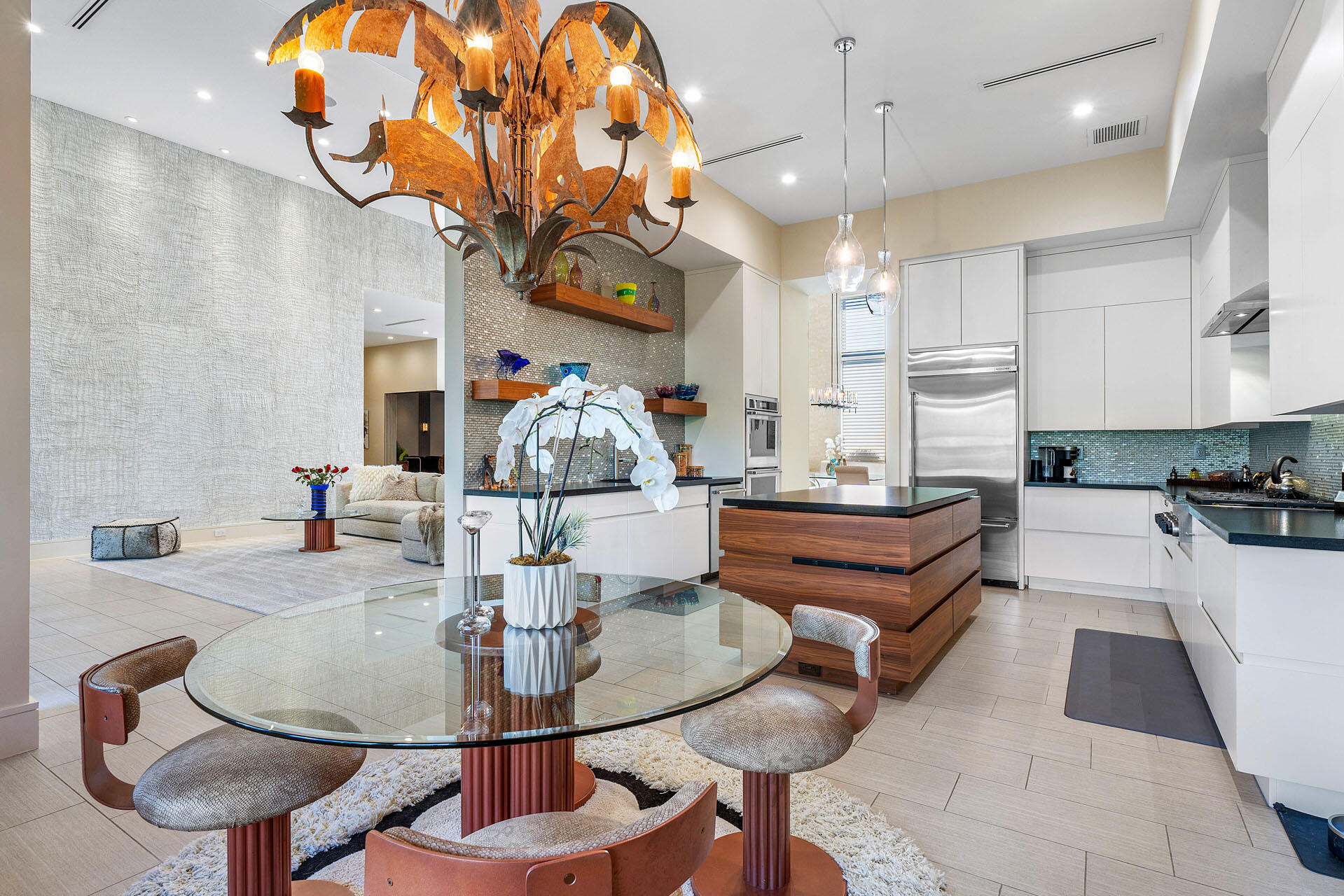 ROYAL PALM YACHT & COUNTRY CLUB - Residential