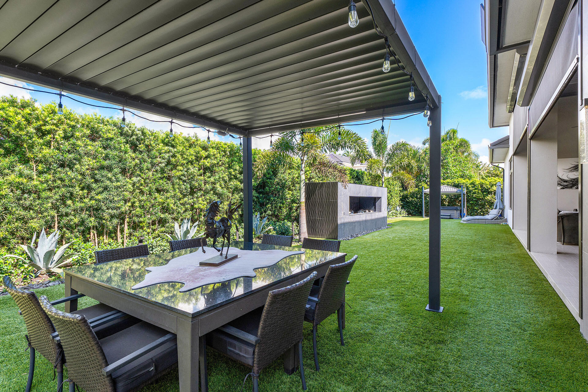 ROYAL PALM YACHT & COUNTRY CLUB - Residential