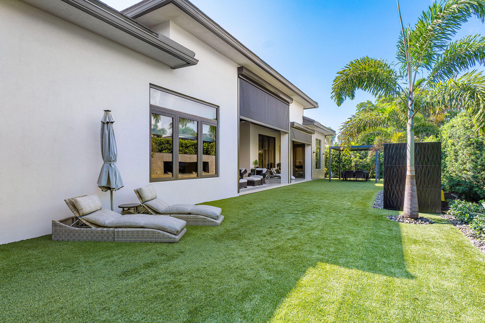 ROYAL PALM YACHT & COUNTRY CLUB - Residential