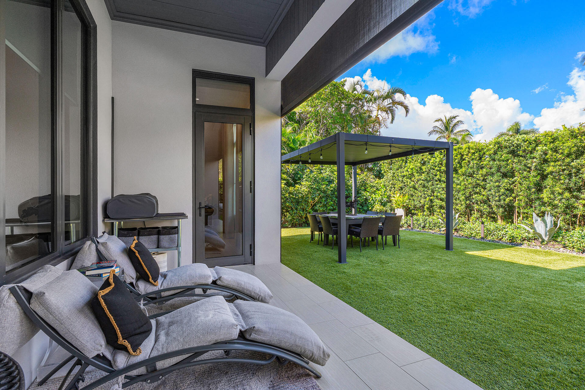 ROYAL PALM YACHT & COUNTRY CLUB - Residential