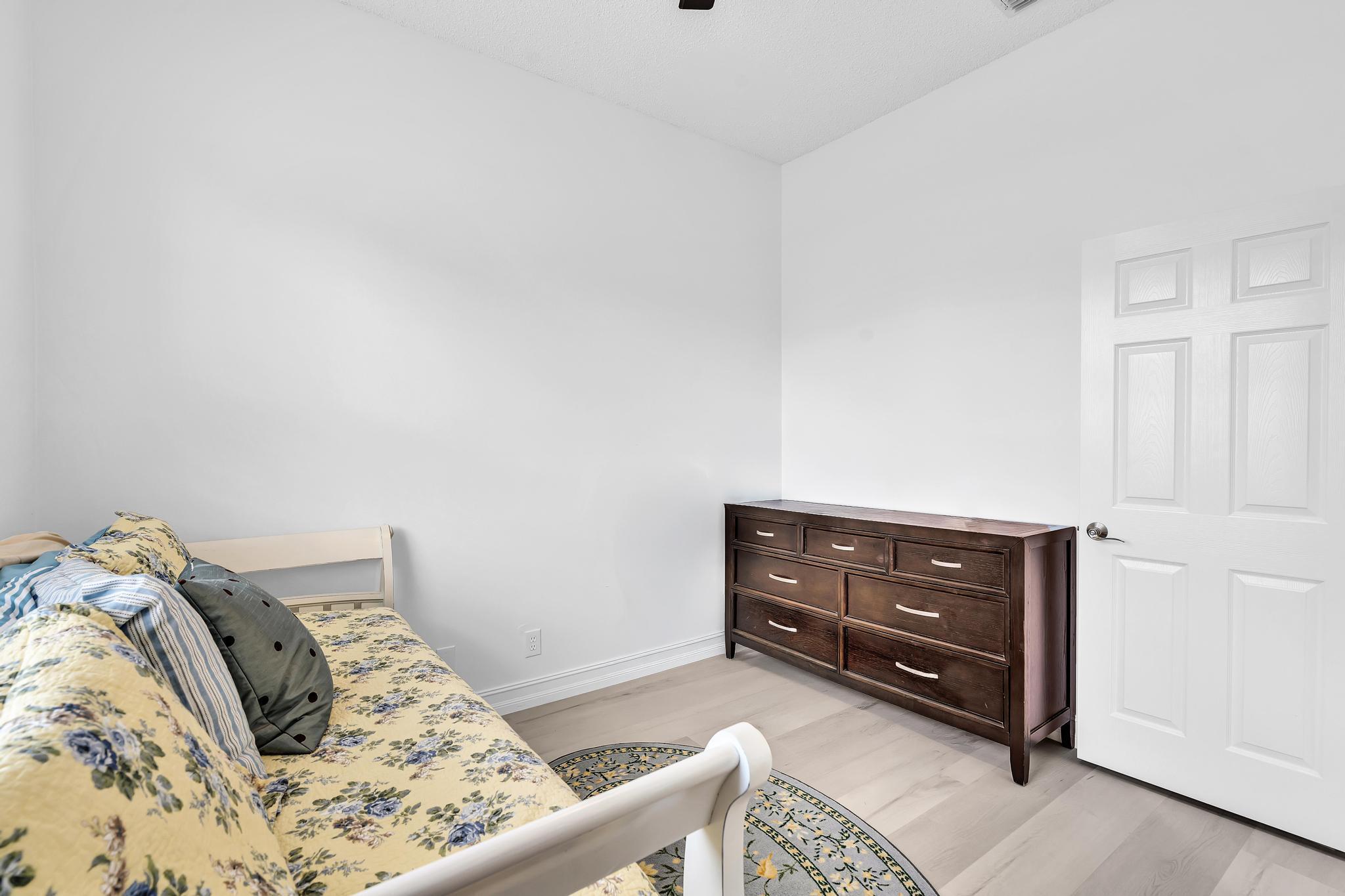 ABERDEEN 17 - Residential