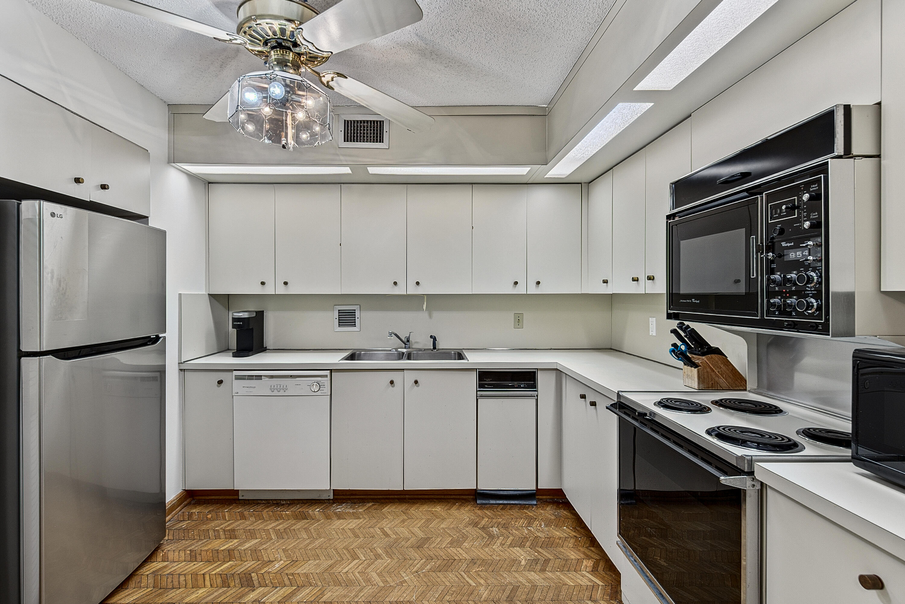 GRANDVIEW AT EMERALD HILLS CONDO - Residential