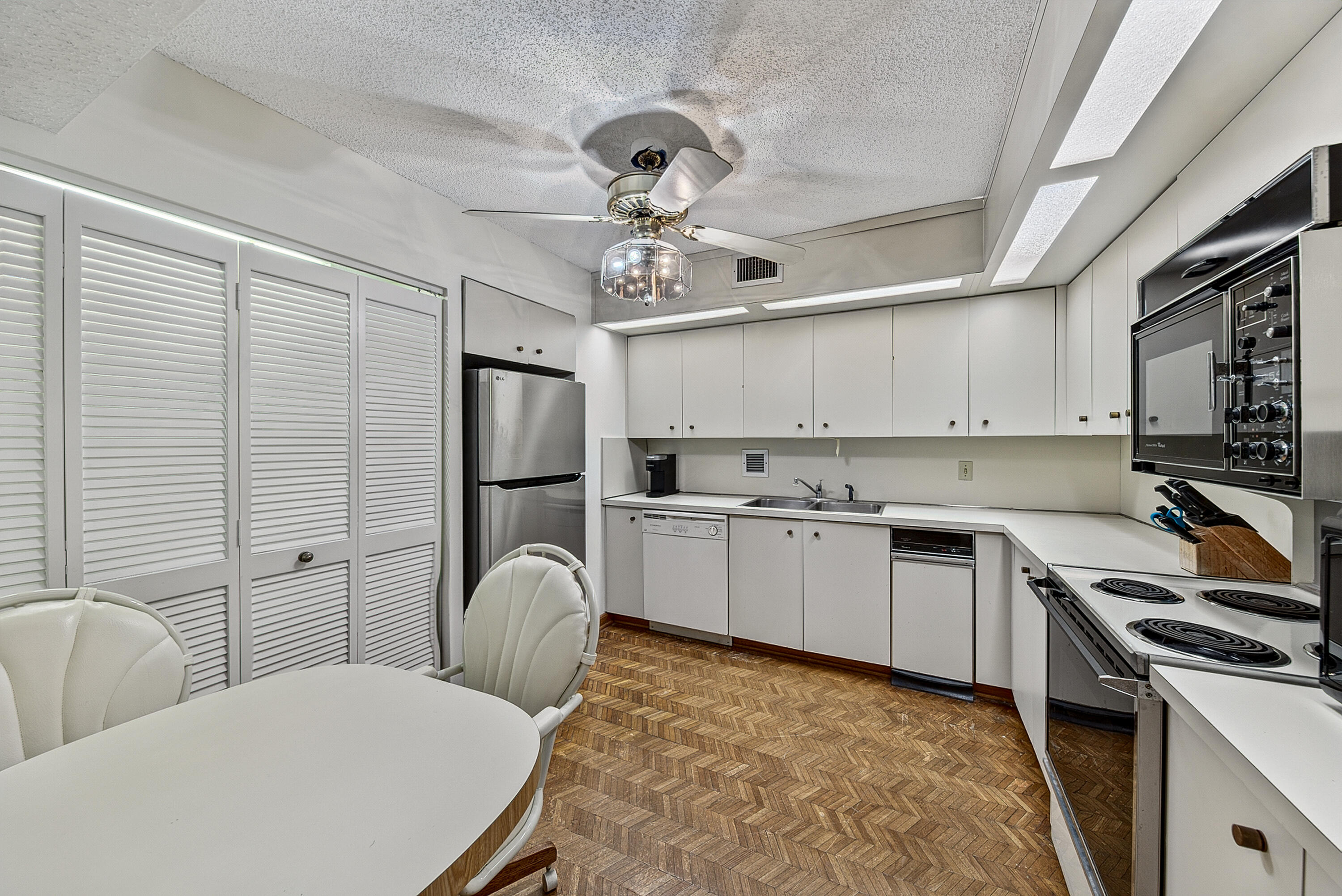 GRANDVIEW AT EMERALD HILLS CONDO - Residential