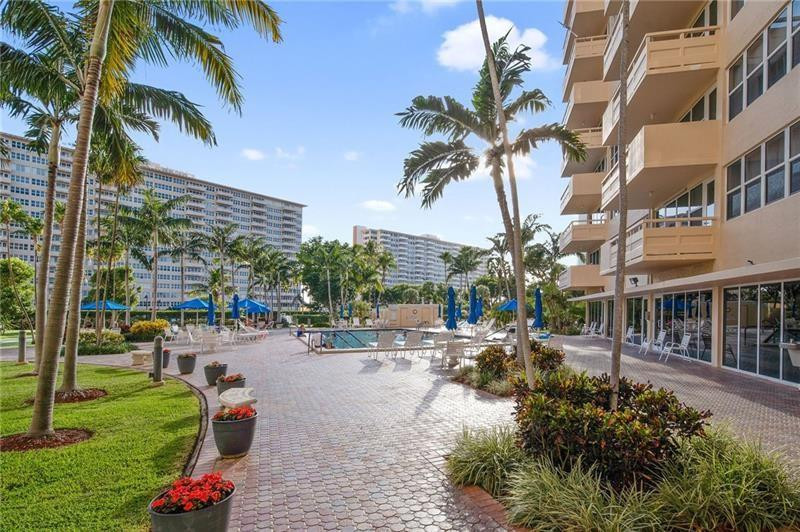 Coral Ridge Towers East - Residential