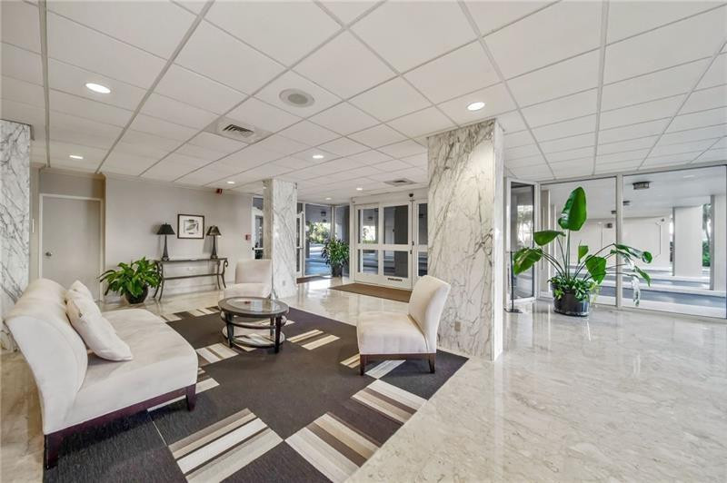Coral Ridge Towers East - Residential