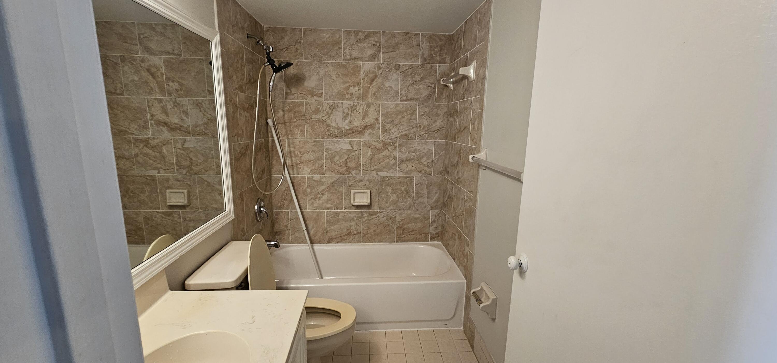 ENVIRONMENT I CONDO - Residential Lease