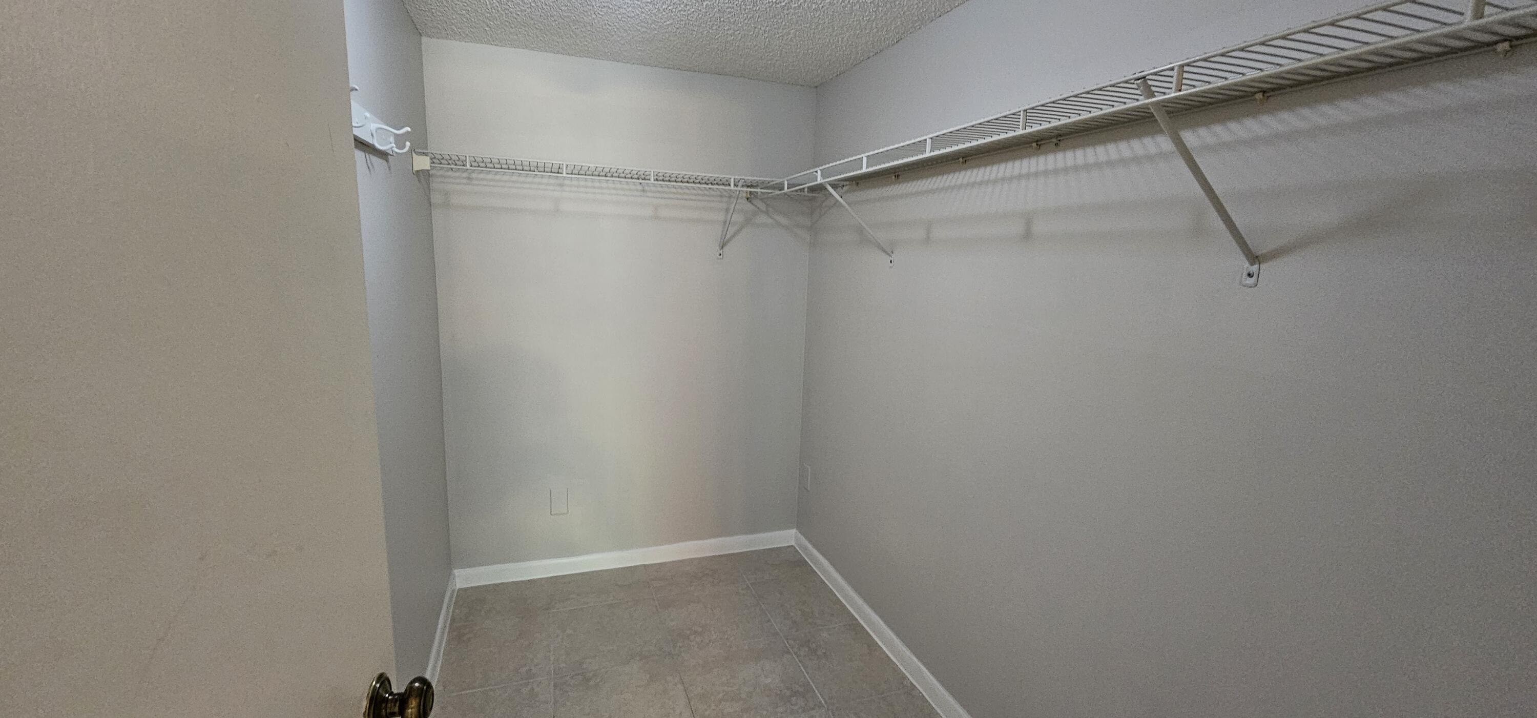 ENVIRONMENT I CONDO - Residential Lease