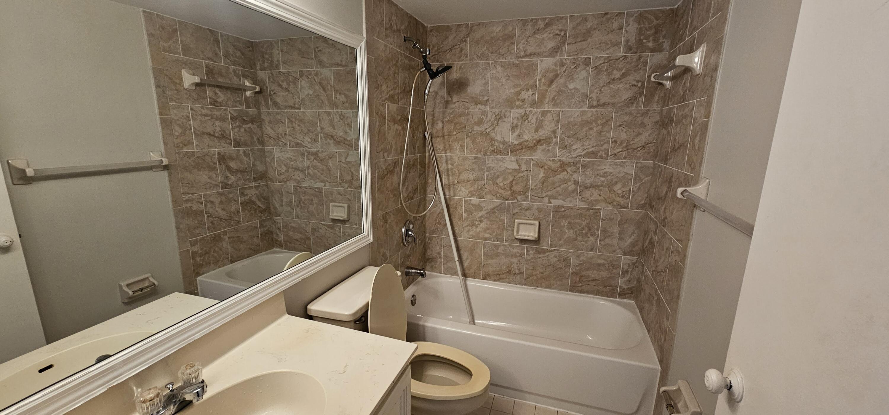 ENVIRONMENT I CONDO - Residential Lease