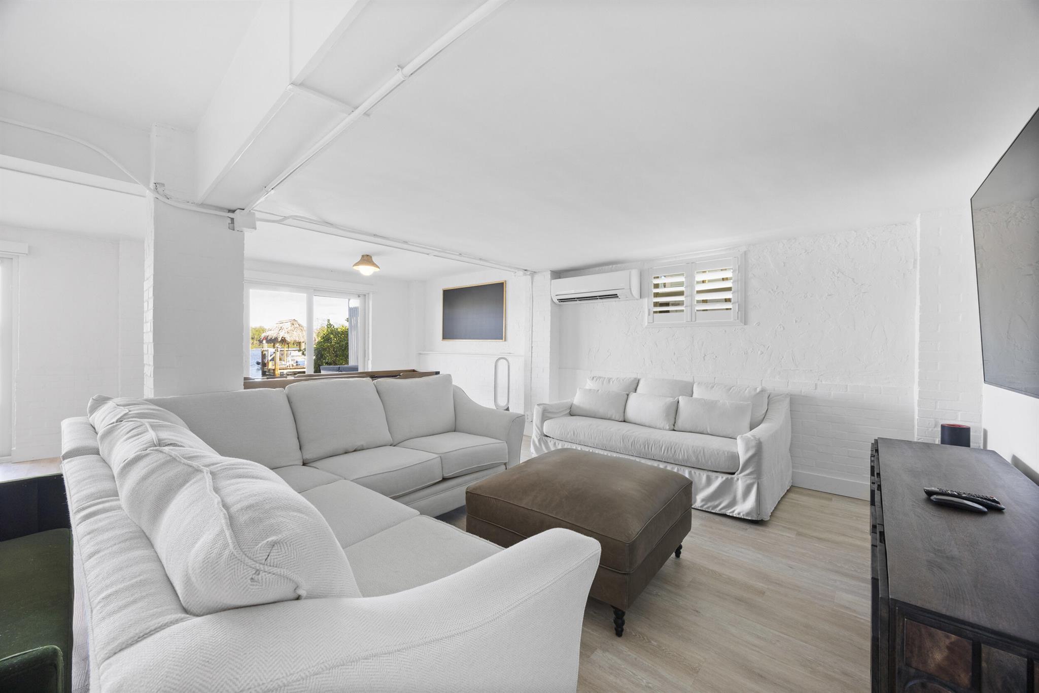 YACHT CLUB ESTATES - Residential