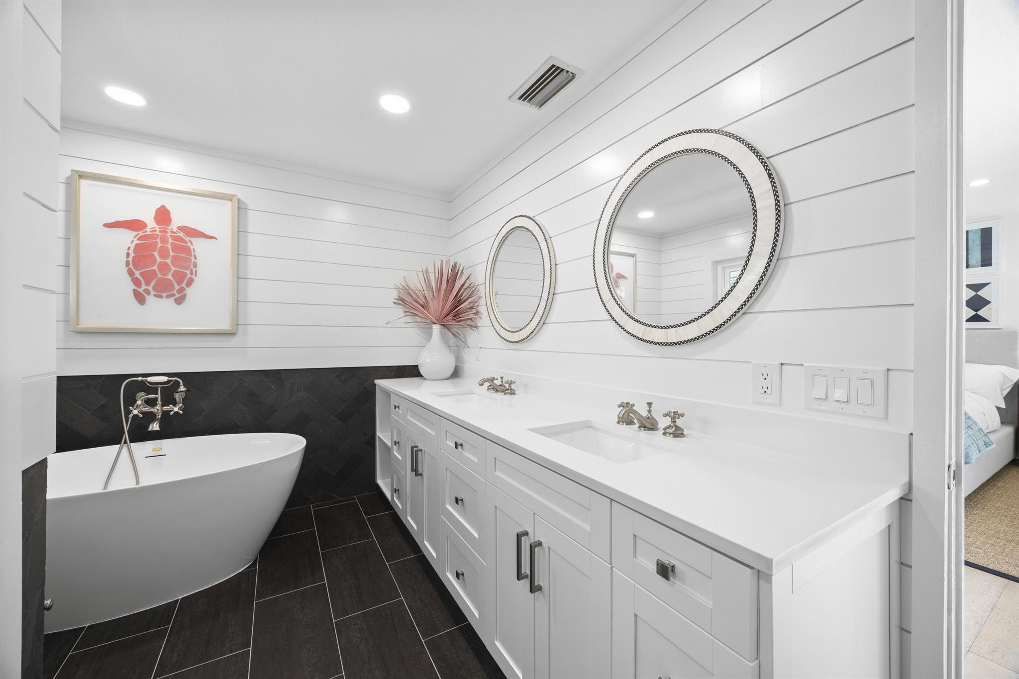 YACHT CLUB ESTATES - Residential