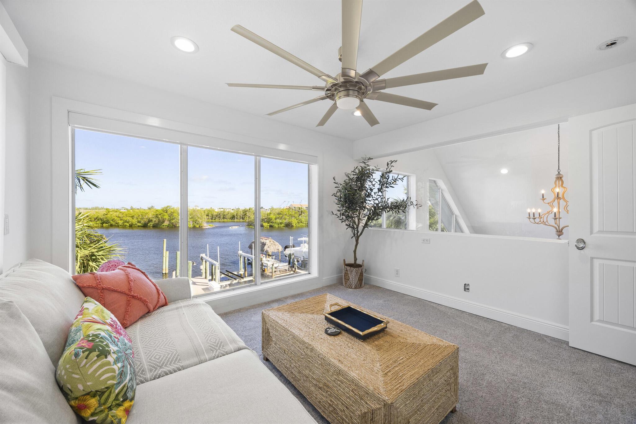 YACHT CLUB ESTATES - Residential