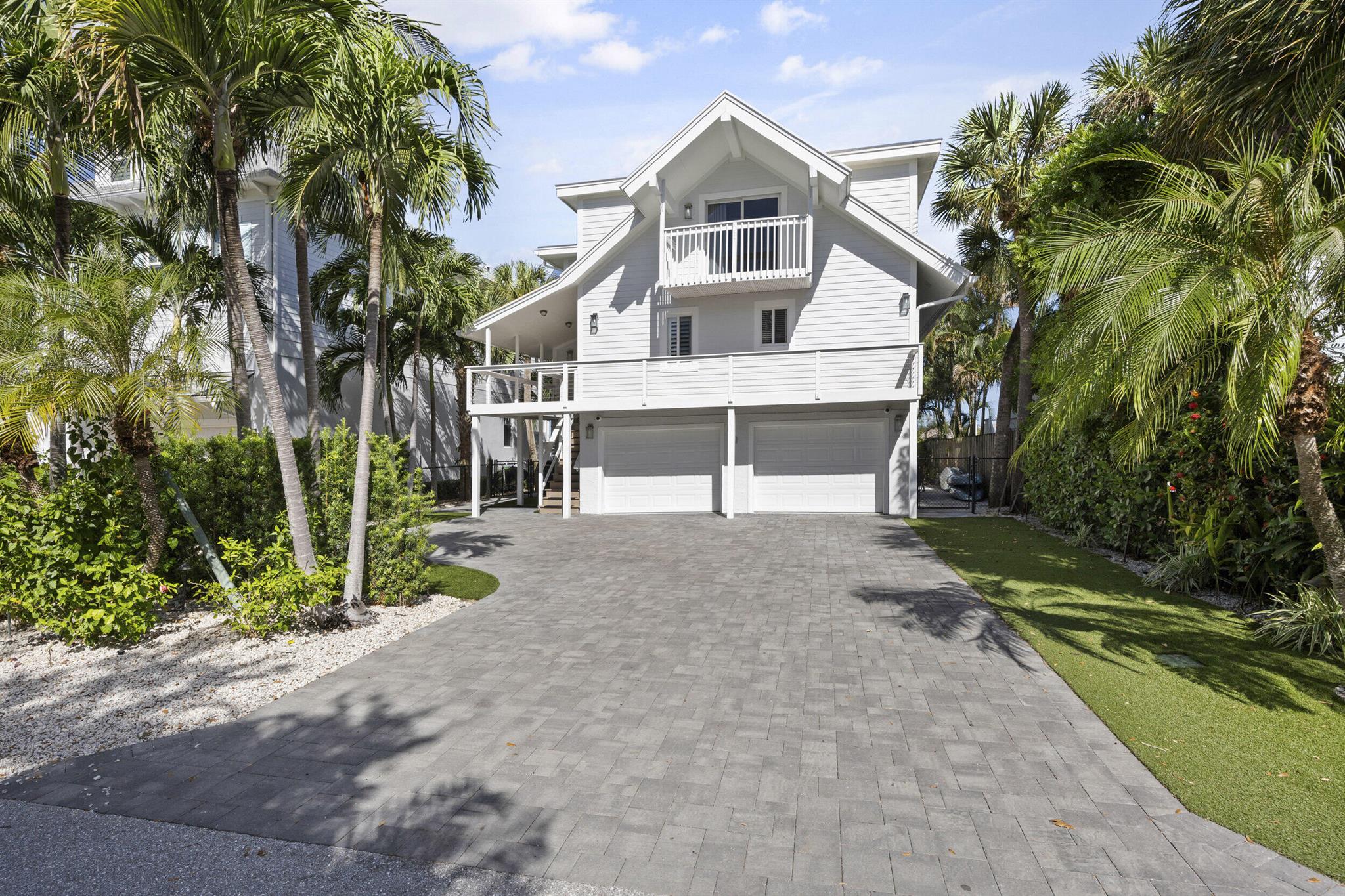 YACHT CLUB ESTATES - Residential