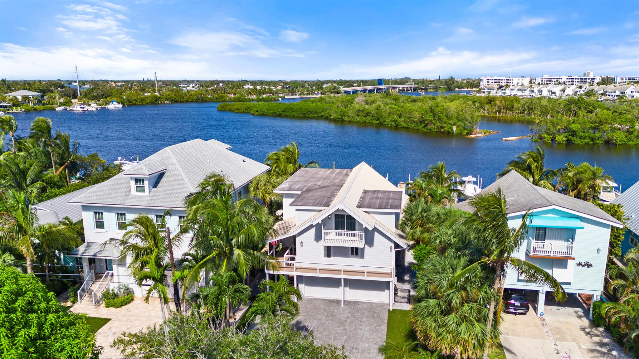 YACHT CLUB ESTATES - Residential