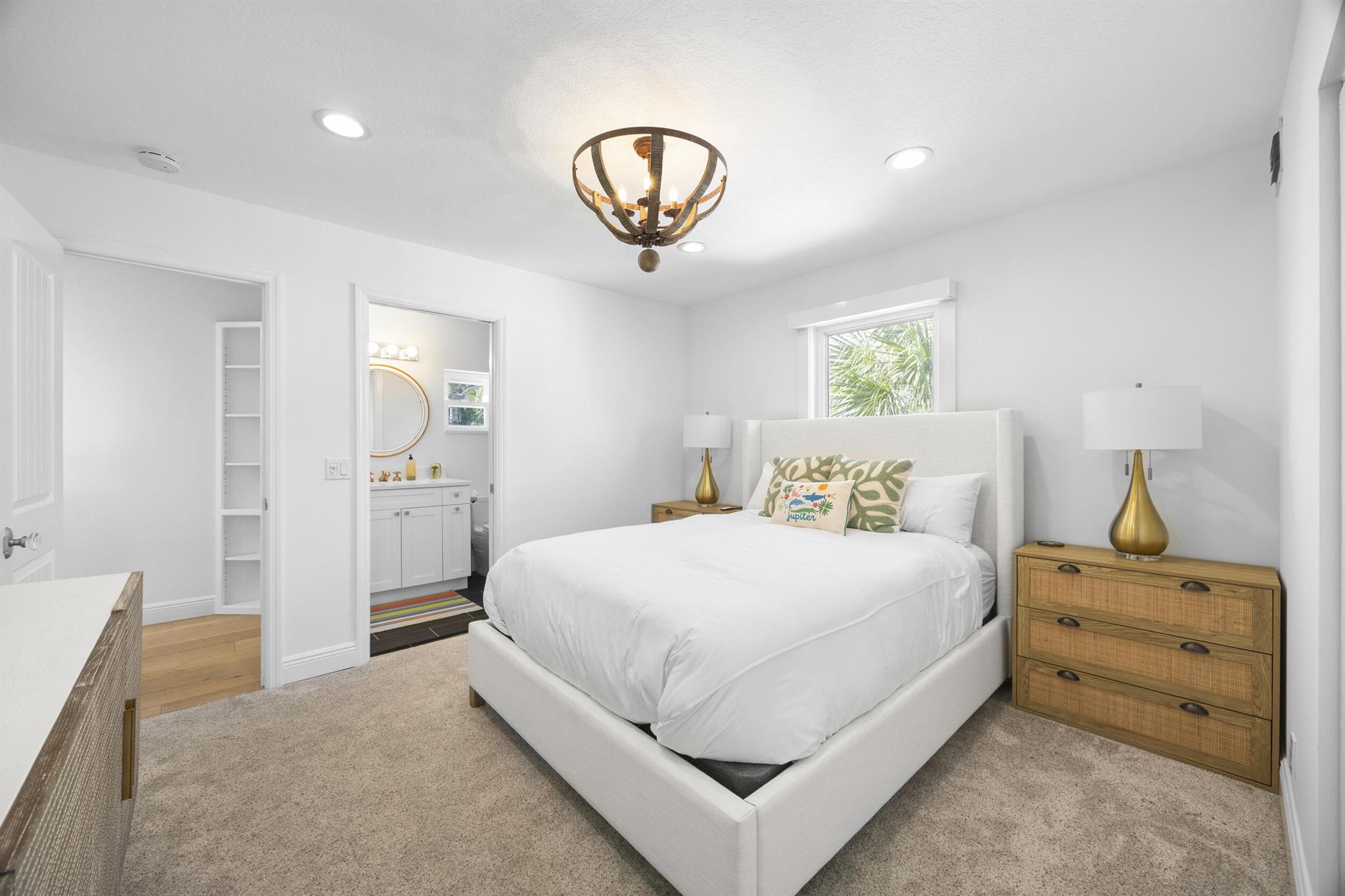 YACHT CLUB ESTATES - Residential