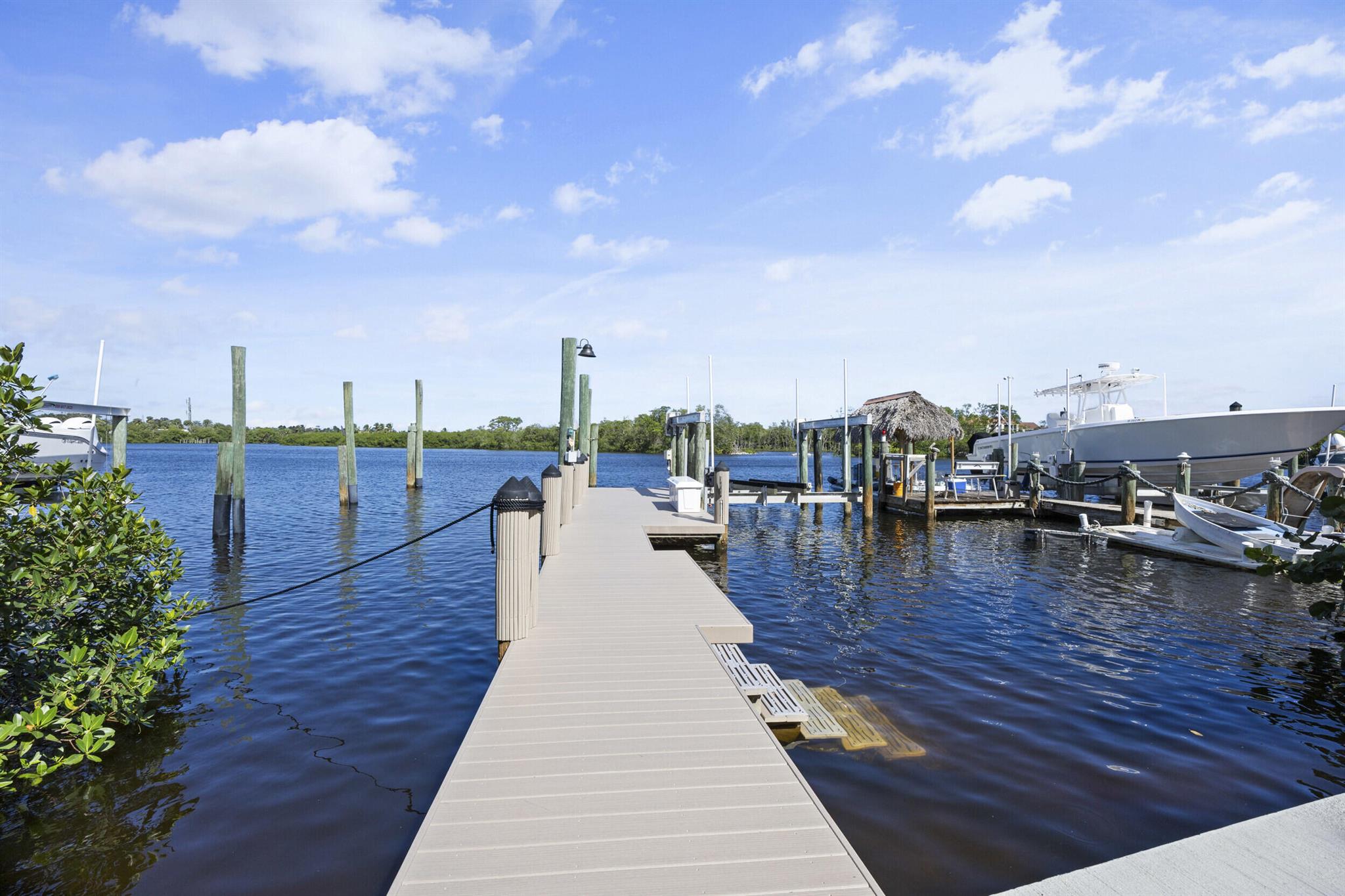 YACHT CLUB ESTATES - Residential