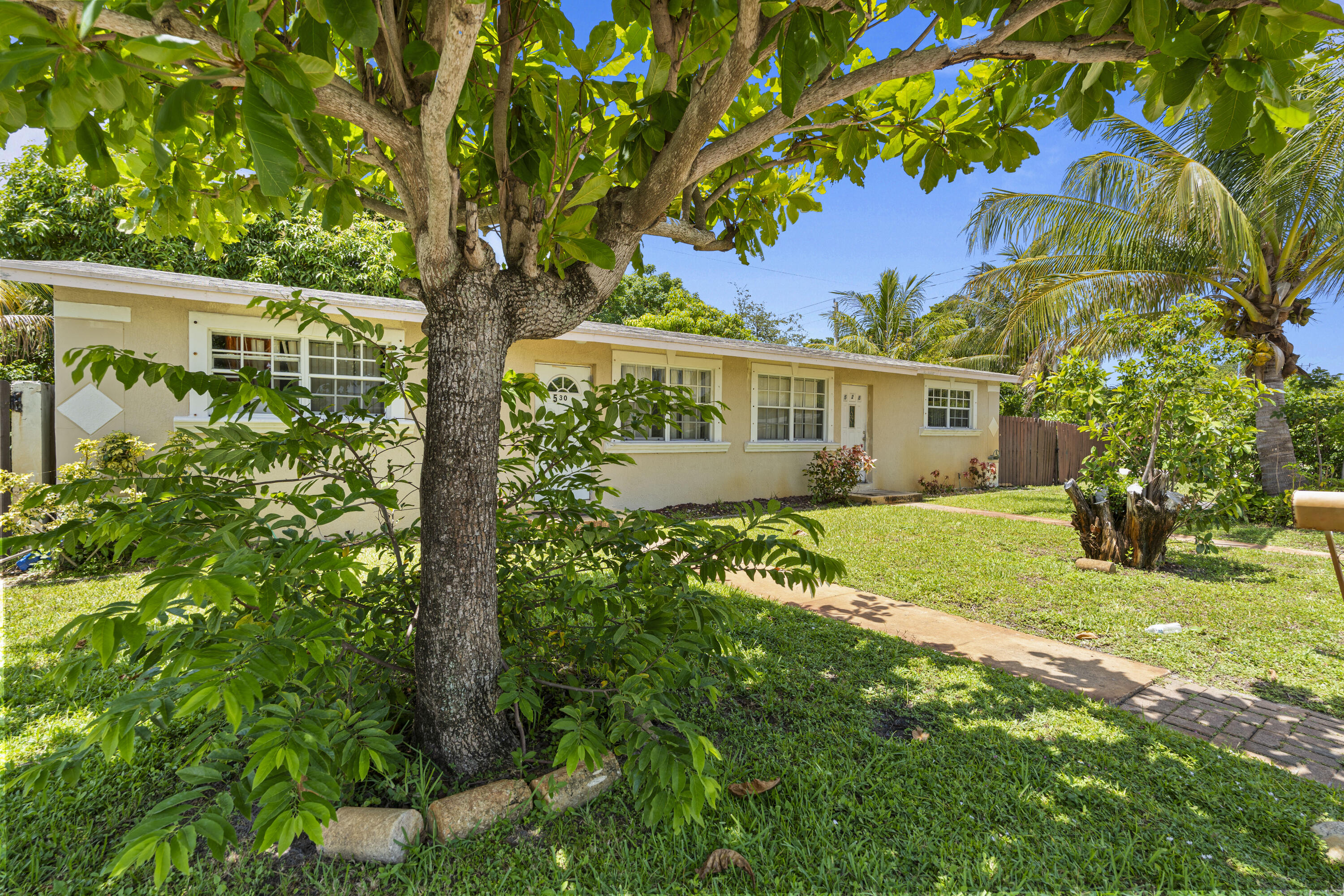 BROWN SAM JR - Residential Lease