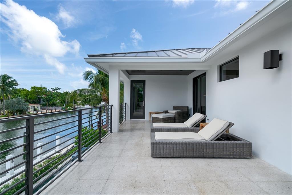 RIO VISTA ISLES - Residential