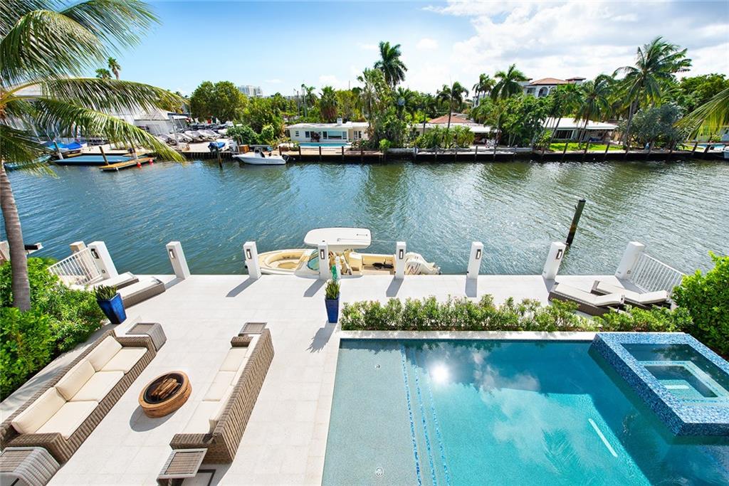 RIO VISTA ISLES - Residential