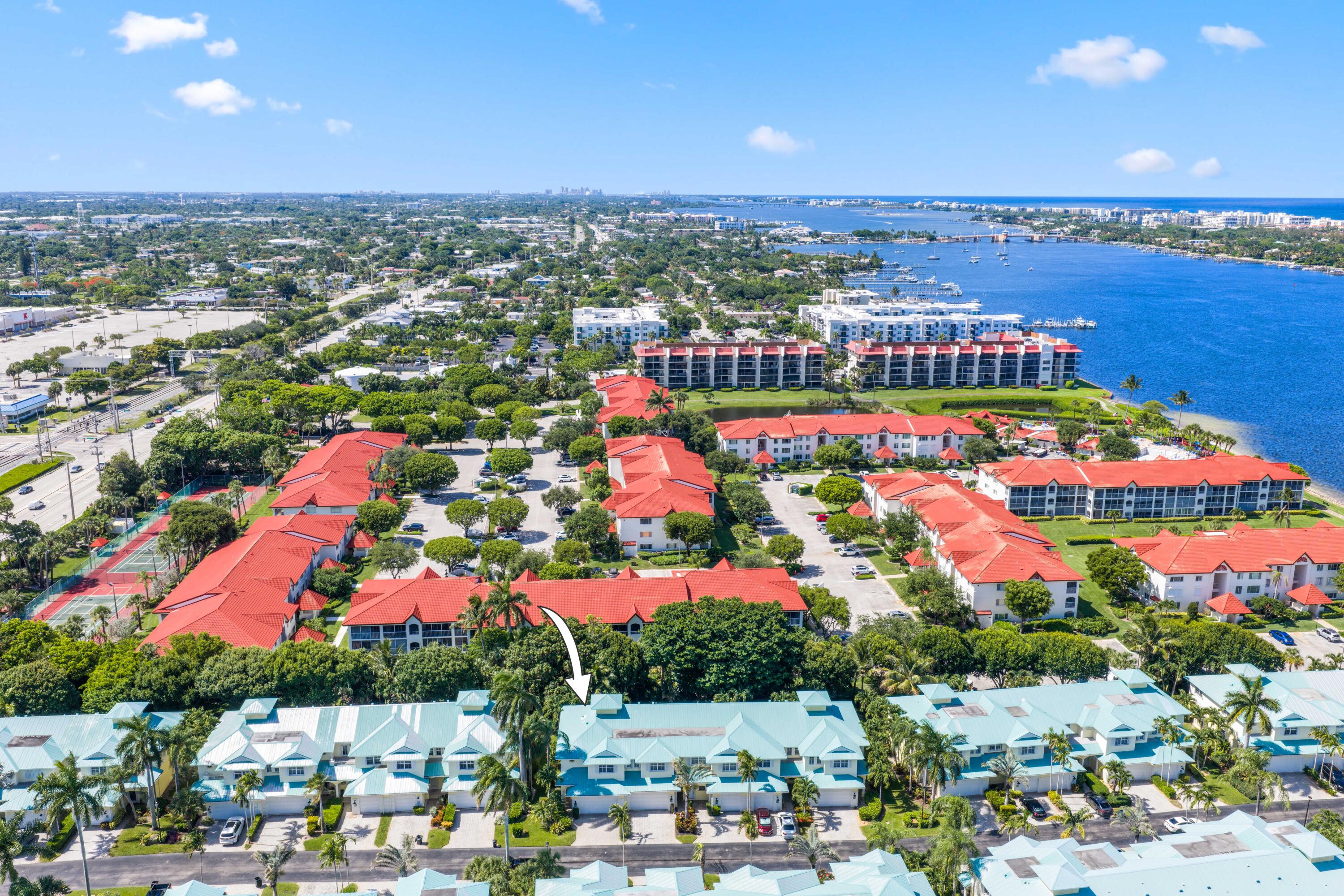 BAREFOOT COVE TOWNHOMES - Residential
