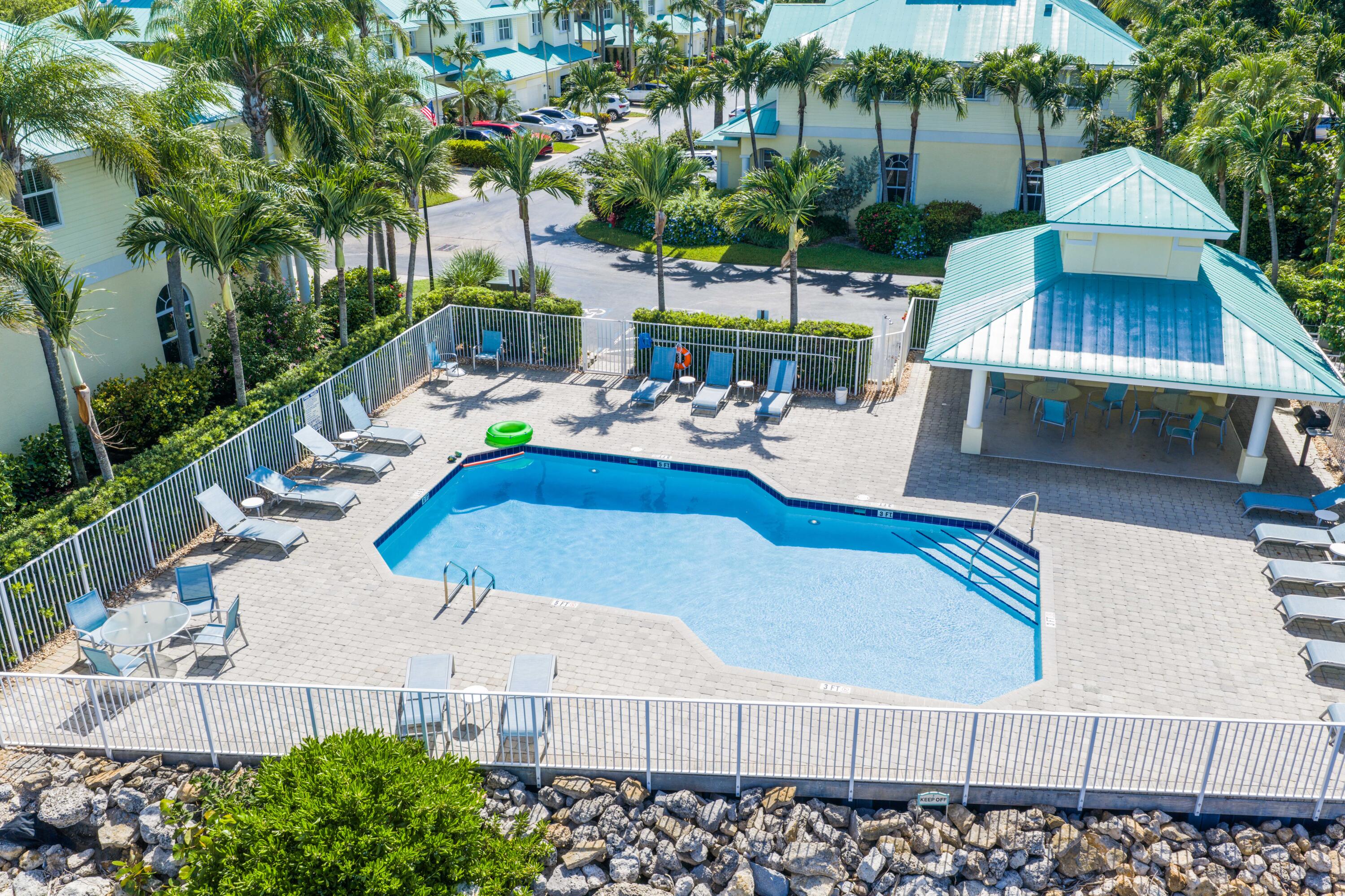 BAREFOOT COVE TOWNHOMES - Residential