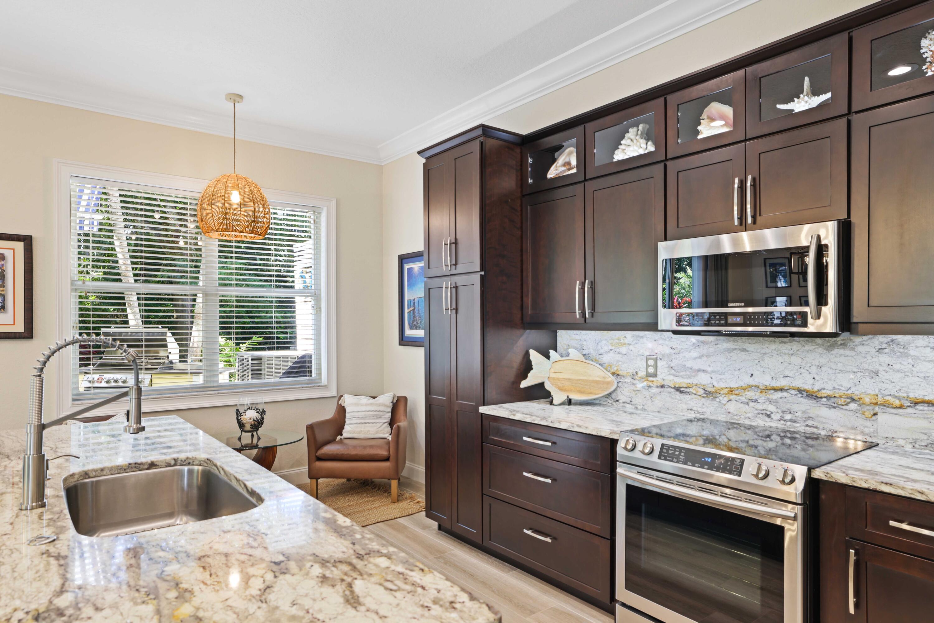 BAREFOOT COVE TOWNHOMES - Residential
