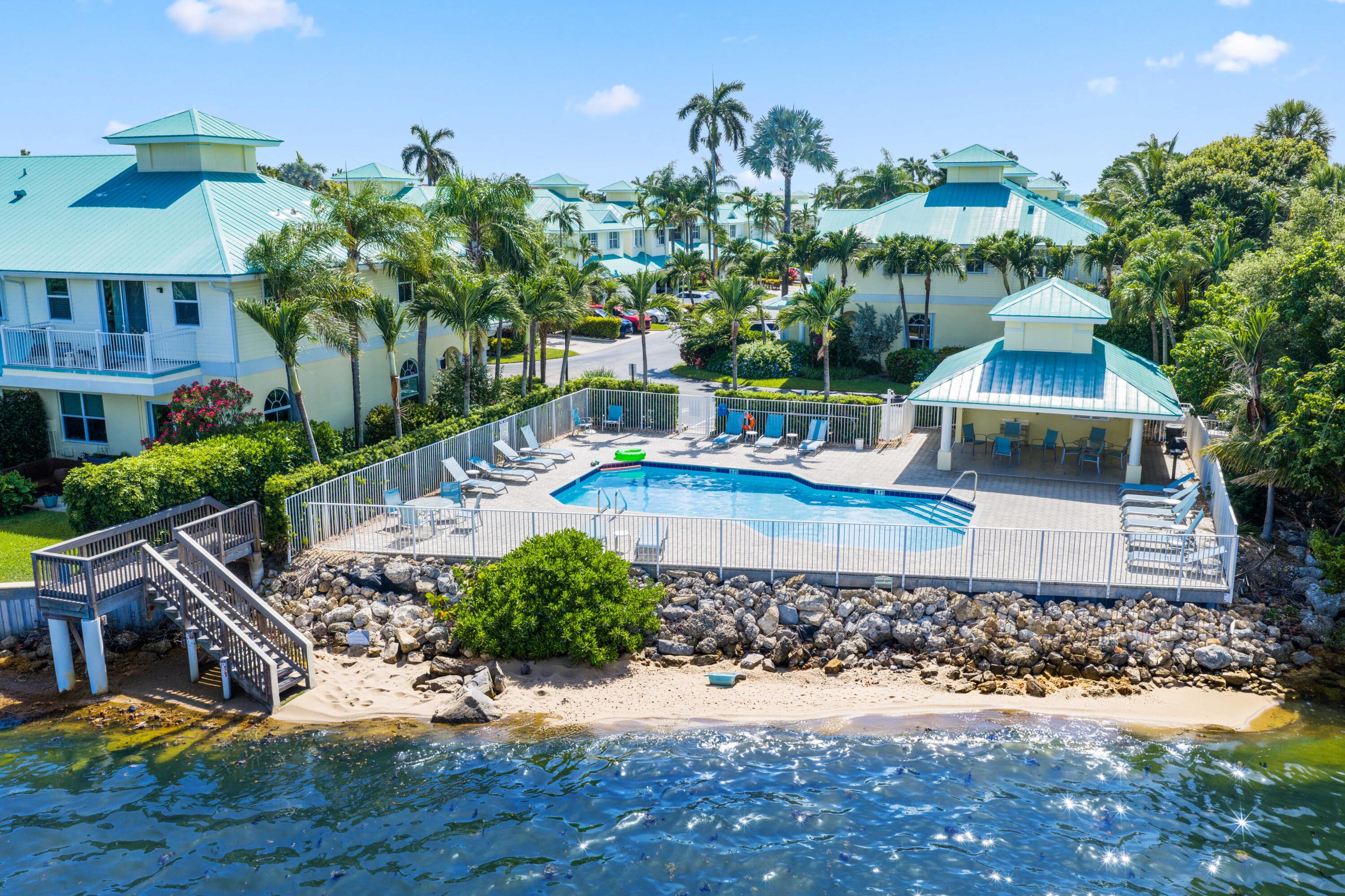 BAREFOOT COVE TOWNHOMES - Residential