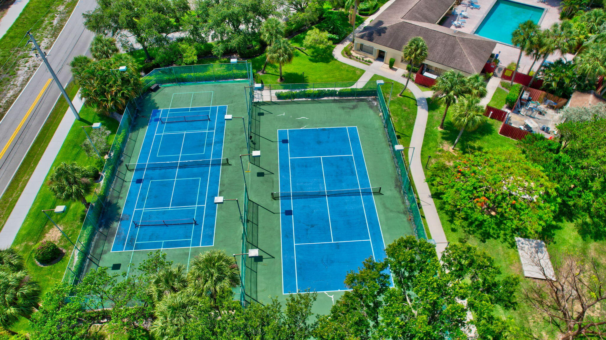 DELRAY OAKS WEST 1 & 2 CONDS DECLS FILED 2-17-81 I - Residential
