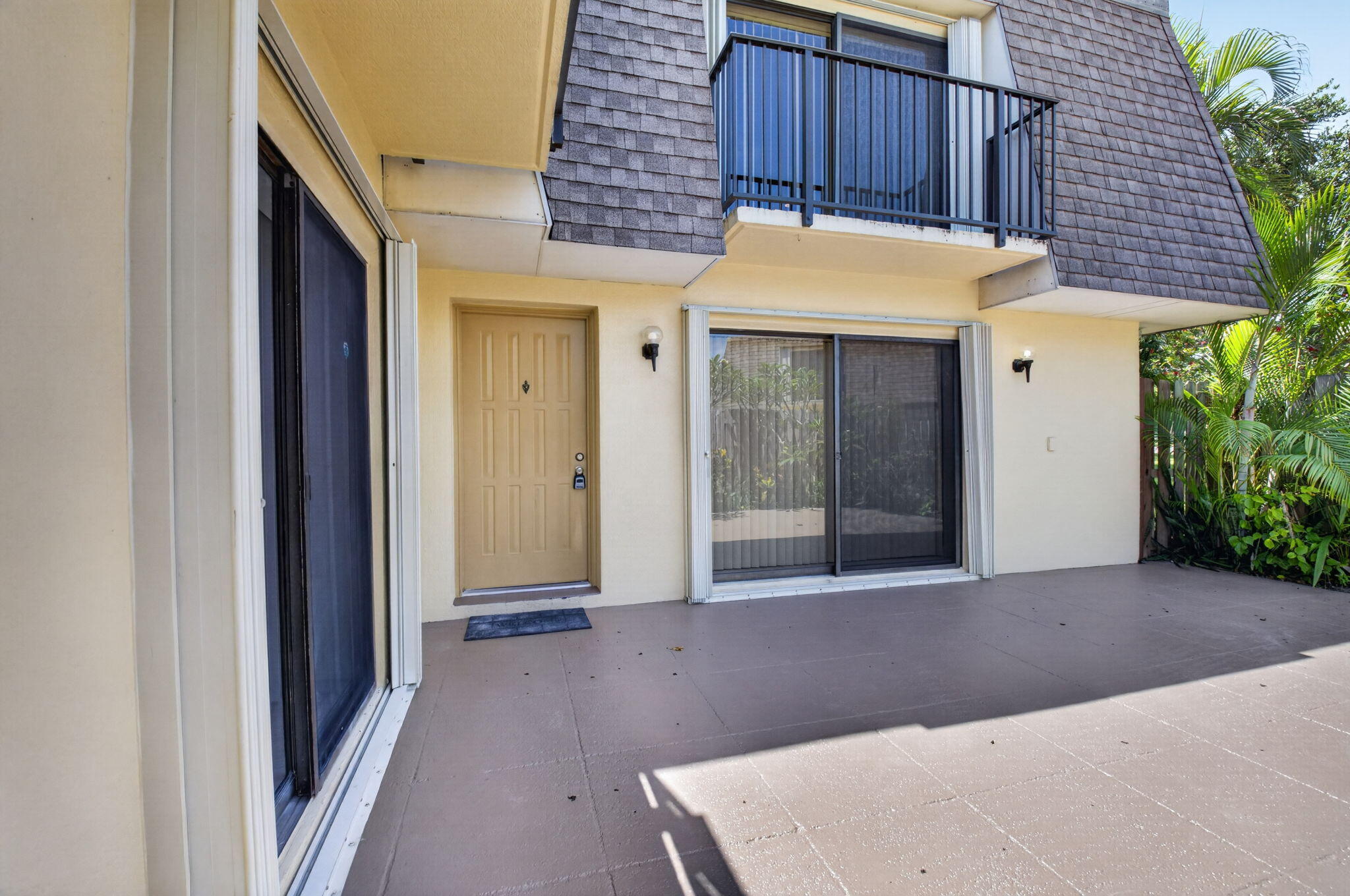 DELRAY OAKS WEST 1 & 2 CONDS DECLS FILED 2-17-81 I - Residential