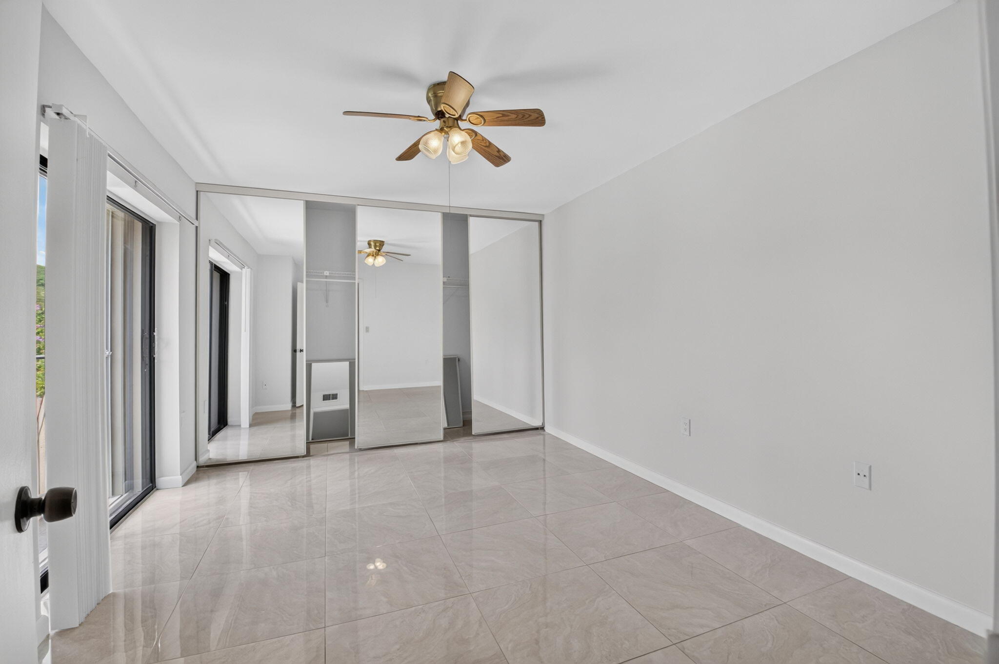 DELRAY OAKS WEST 1 & 2 CONDS DECLS FILED 2-17-81 I - Residential