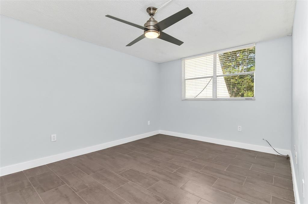 LIME BAY CONDOMINIUM 5 - Residential