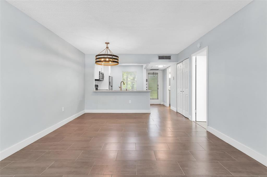 LIME BAY CONDOMINIUM 5 - Residential