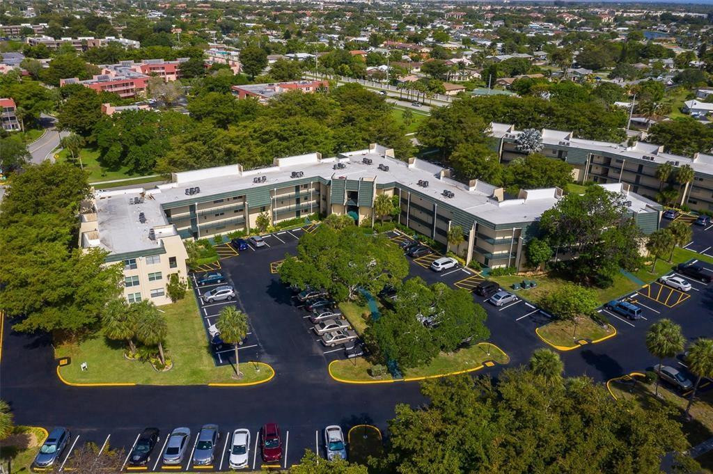 LIME BAY CONDOMINIUM 5 - Residential