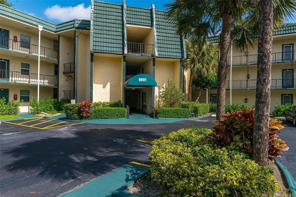 LIME BAY CONDOMINIUM 5 - Residential