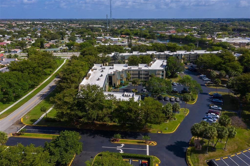 LIME BAY CONDOMINIUM 5 - Residential