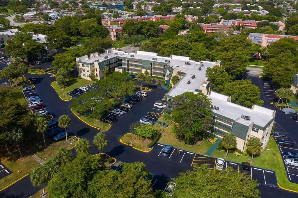 LIME BAY CONDOMINIUM 5 - Residential