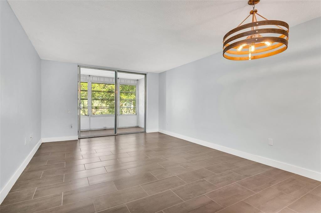 LIME BAY CONDOMINIUM 5 - Residential