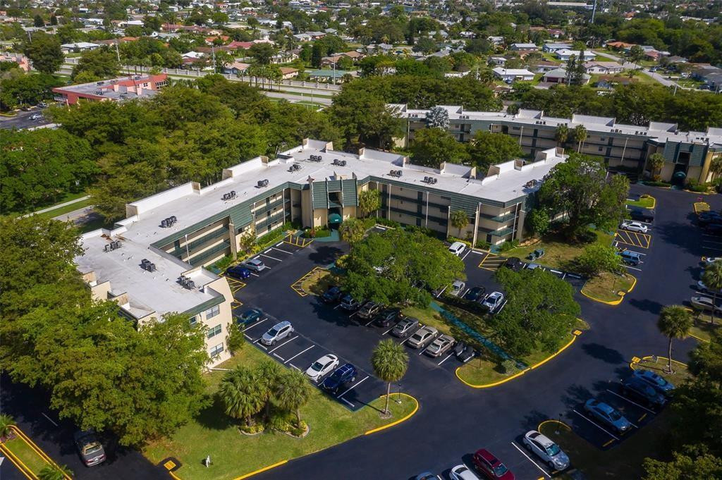 LIME BAY CONDOMINIUM 5 - Residential
